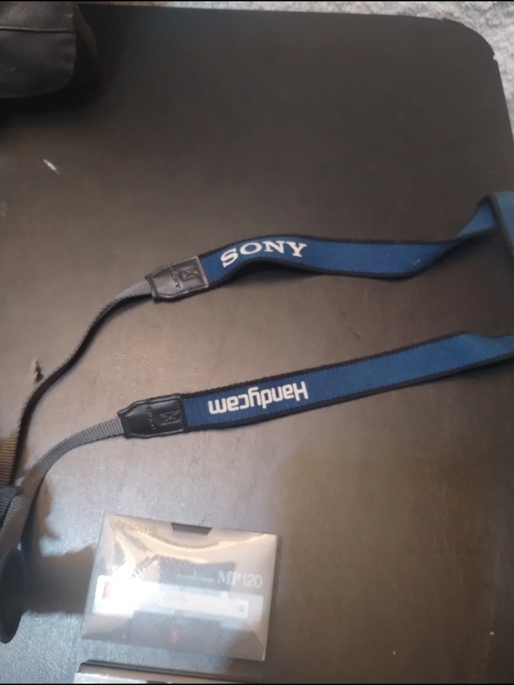 Vintage Sony Handycam CCD-TRV615 Hi-8 With Night Vision And Bag Charger Battery